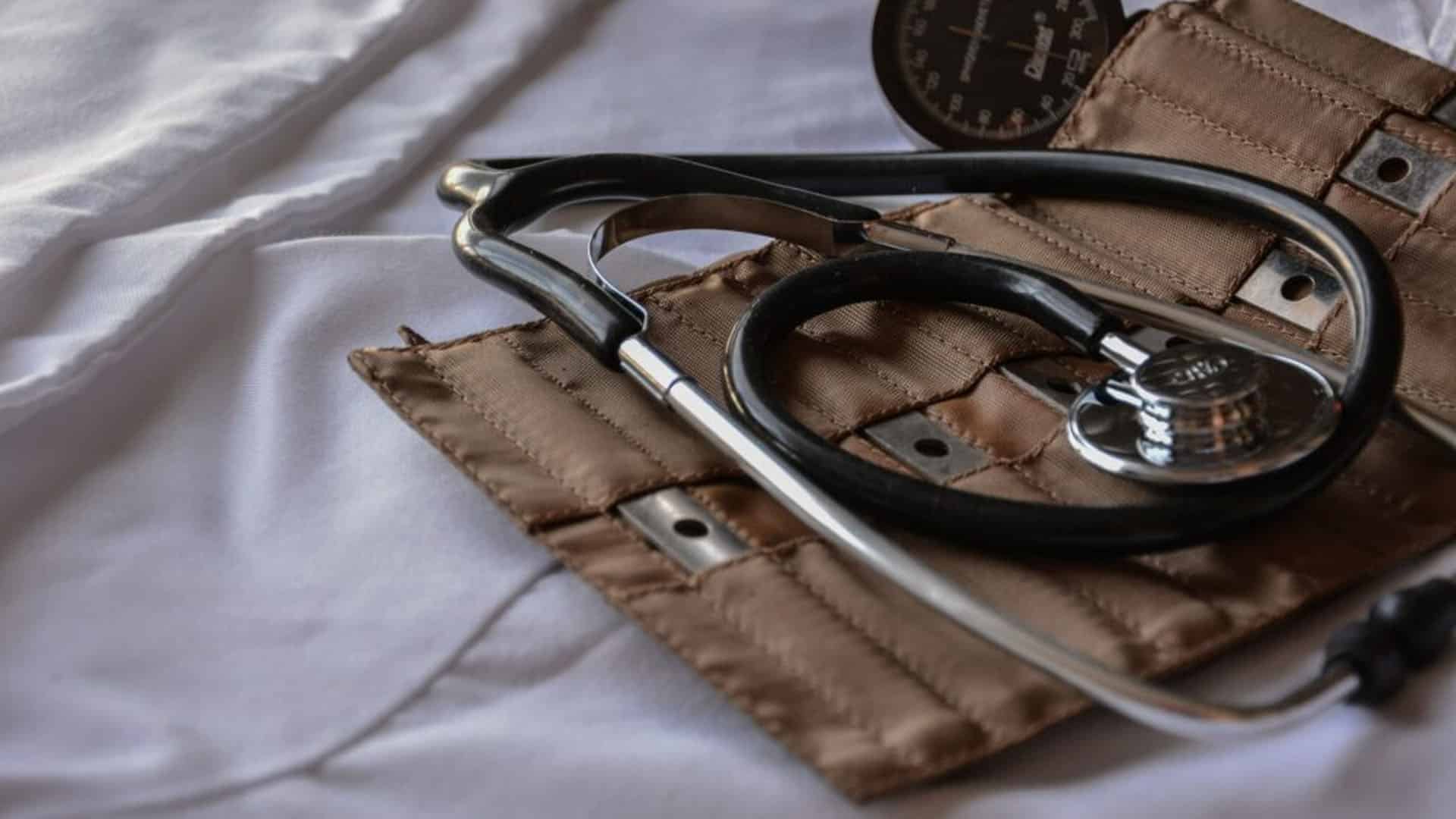 Choisir entre CMU et LAMal